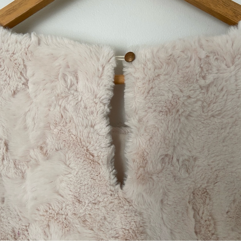 Maeve Faux Fur Top in Cream size Small Statement Luxe Anthropologie - Picture 13 of 15